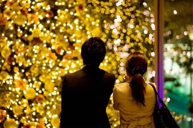 parejas en navidad japon