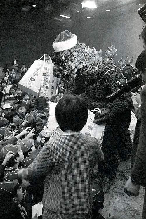 shopping-godzilla